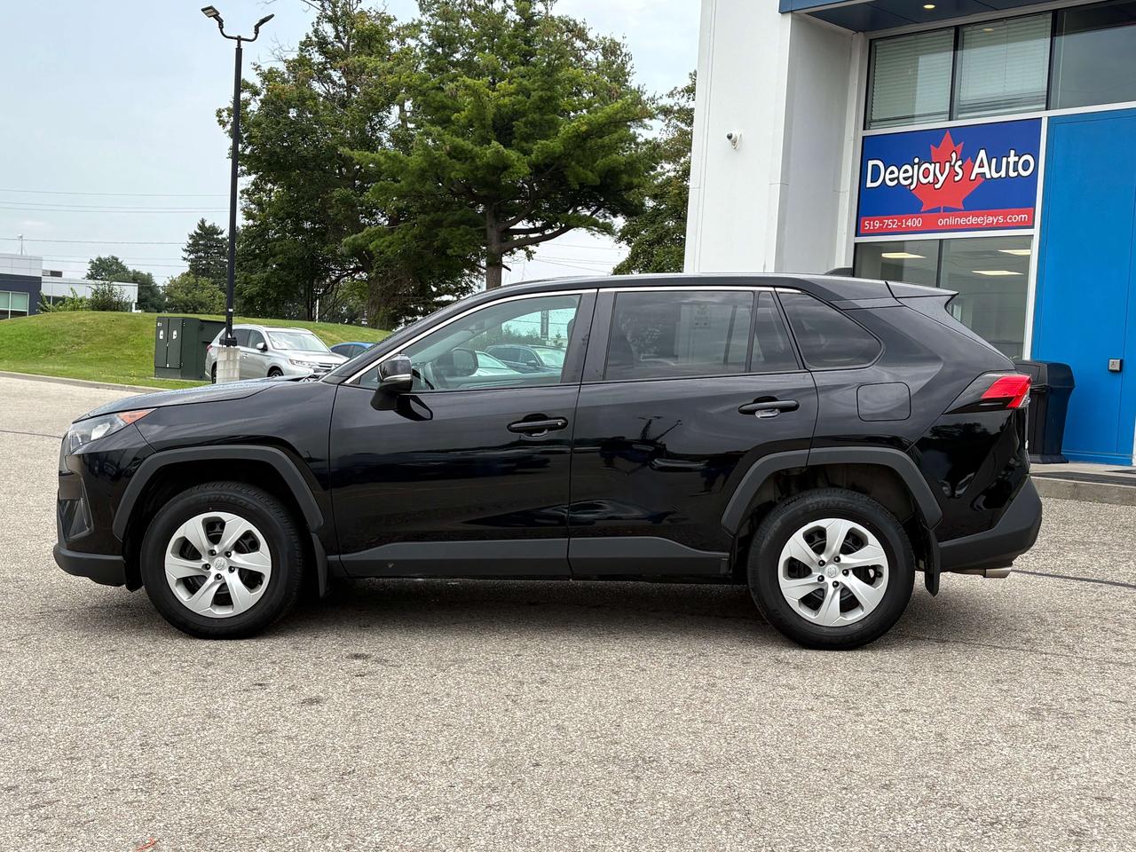 2022 Toyota RAV4 LE AWD   CLEAN CARFAX Photo5