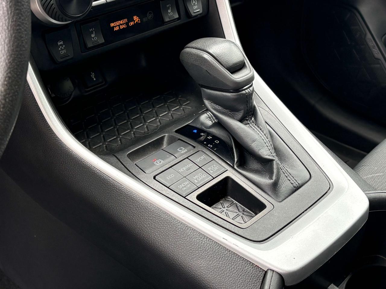 2022 Toyota RAV4 LE AWD   CLEAN CARFAX Photo