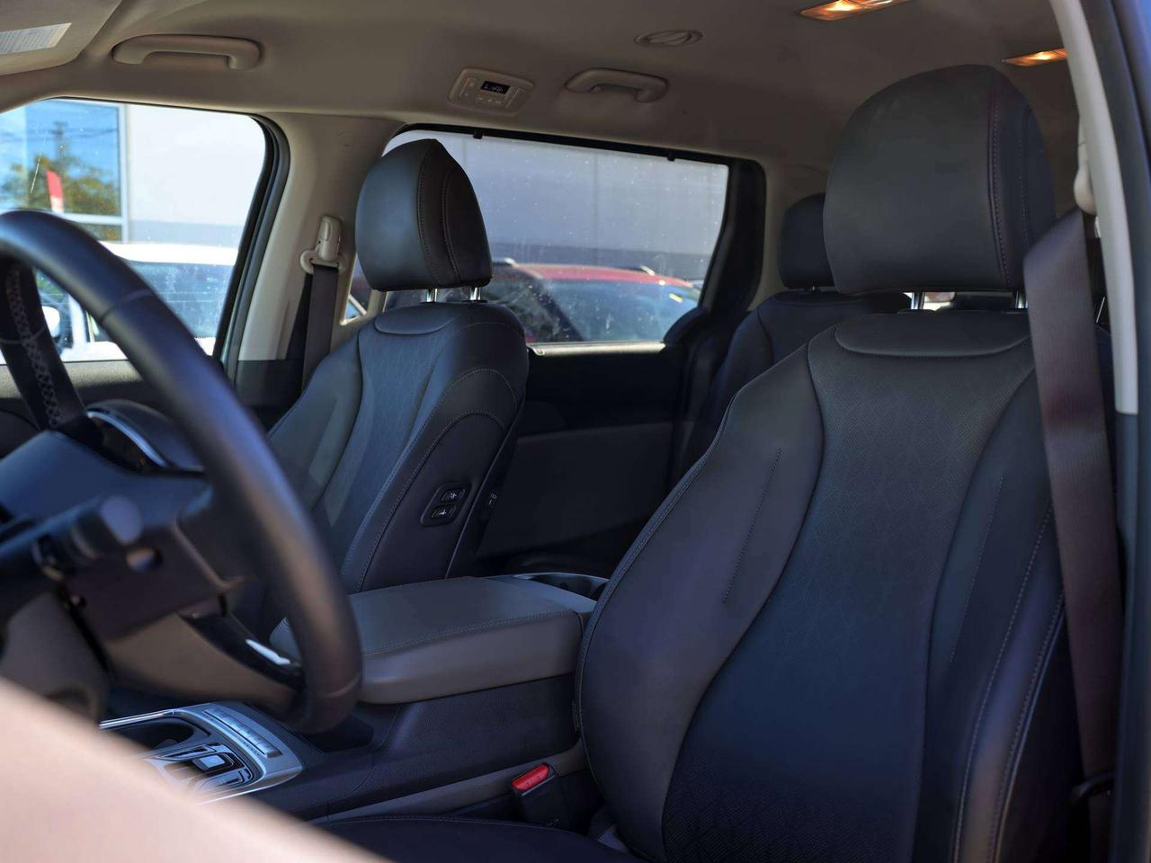 2026 Kia Carnival EX   Leather   Wireless Charger   ECM Homelink Photo