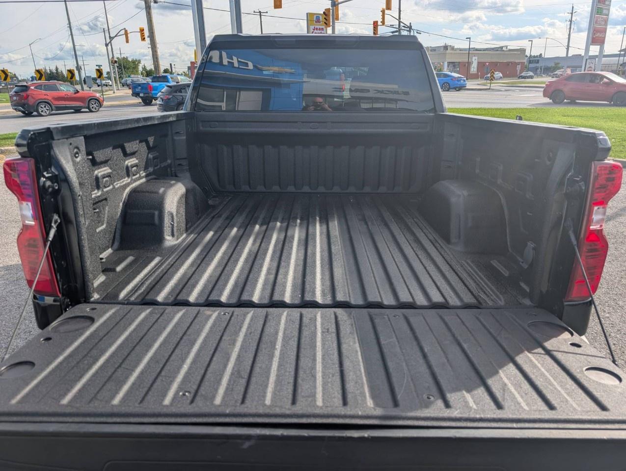 2022 Chevrolet Silverado 1500 Crew Cab Short Box 4-Wheel Drive Custom Trail Boss Photo