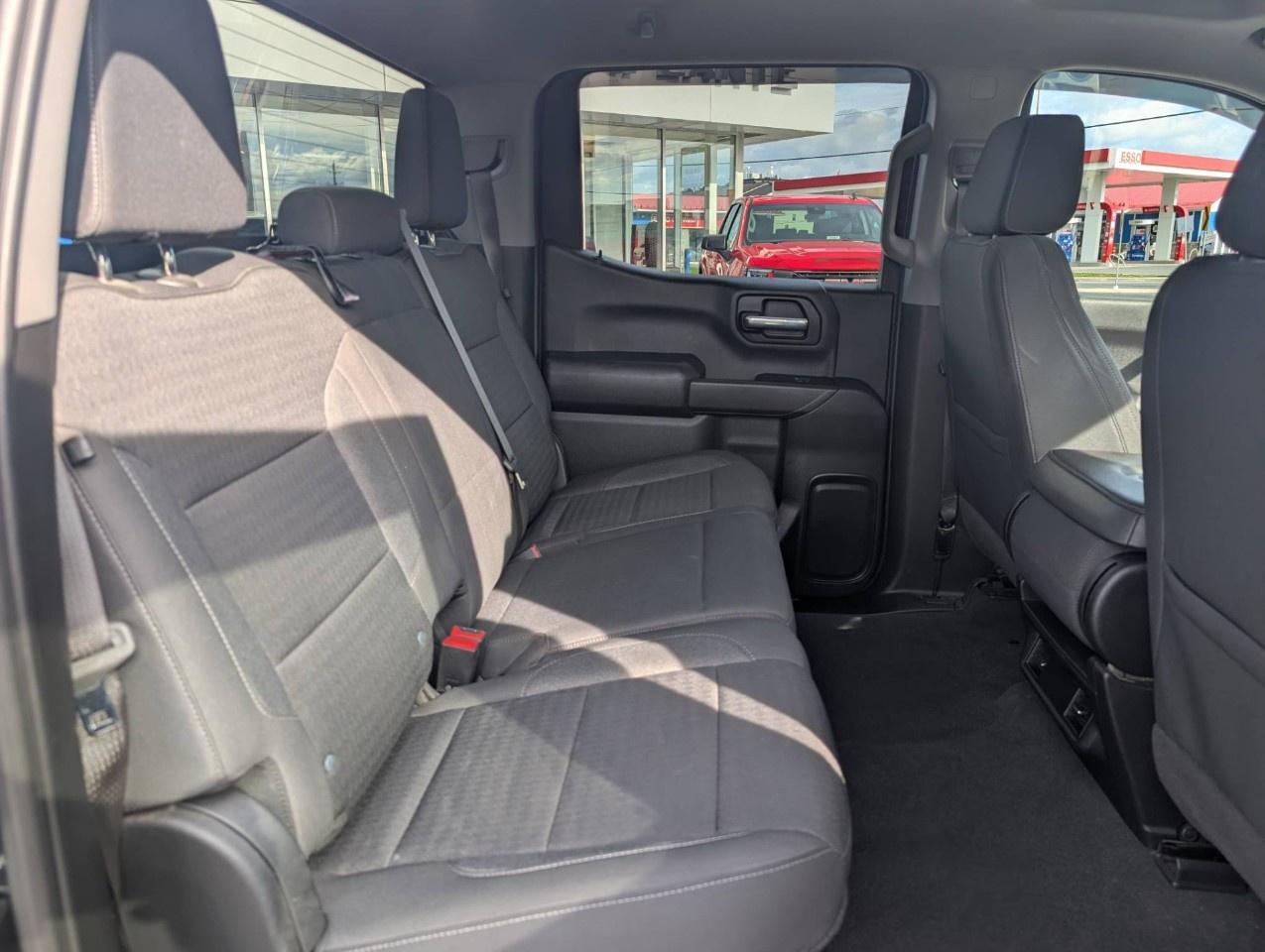 2022 Chevrolet Silverado 1500 Crew Cab Short Box 4-Wheel Drive Custom Trail Boss Photo