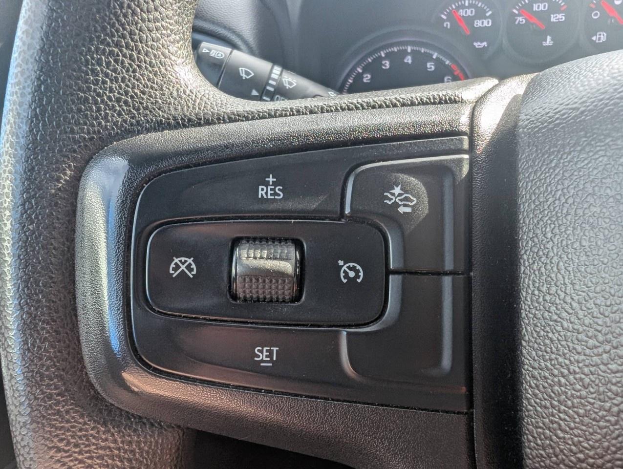 2022 Chevrolet Silverado 1500 Crew Cab Short Box 4-Wheel Drive Custom Trail Boss Photo