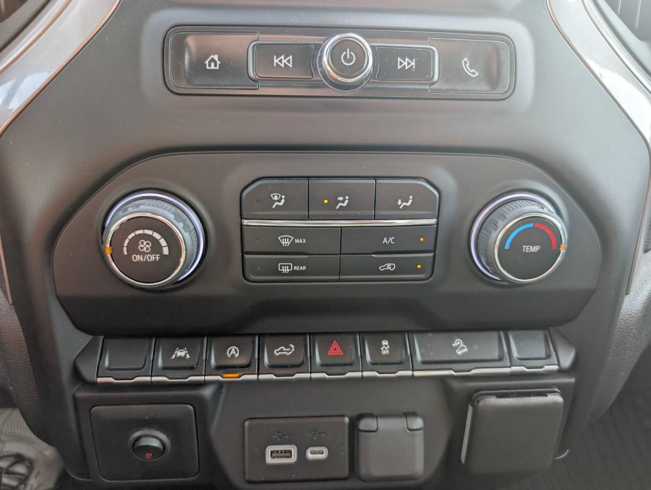 2022 Chevrolet Silverado 1500 Crew Cab Short Box 4-Wheel Drive Custom Trail Boss Photo