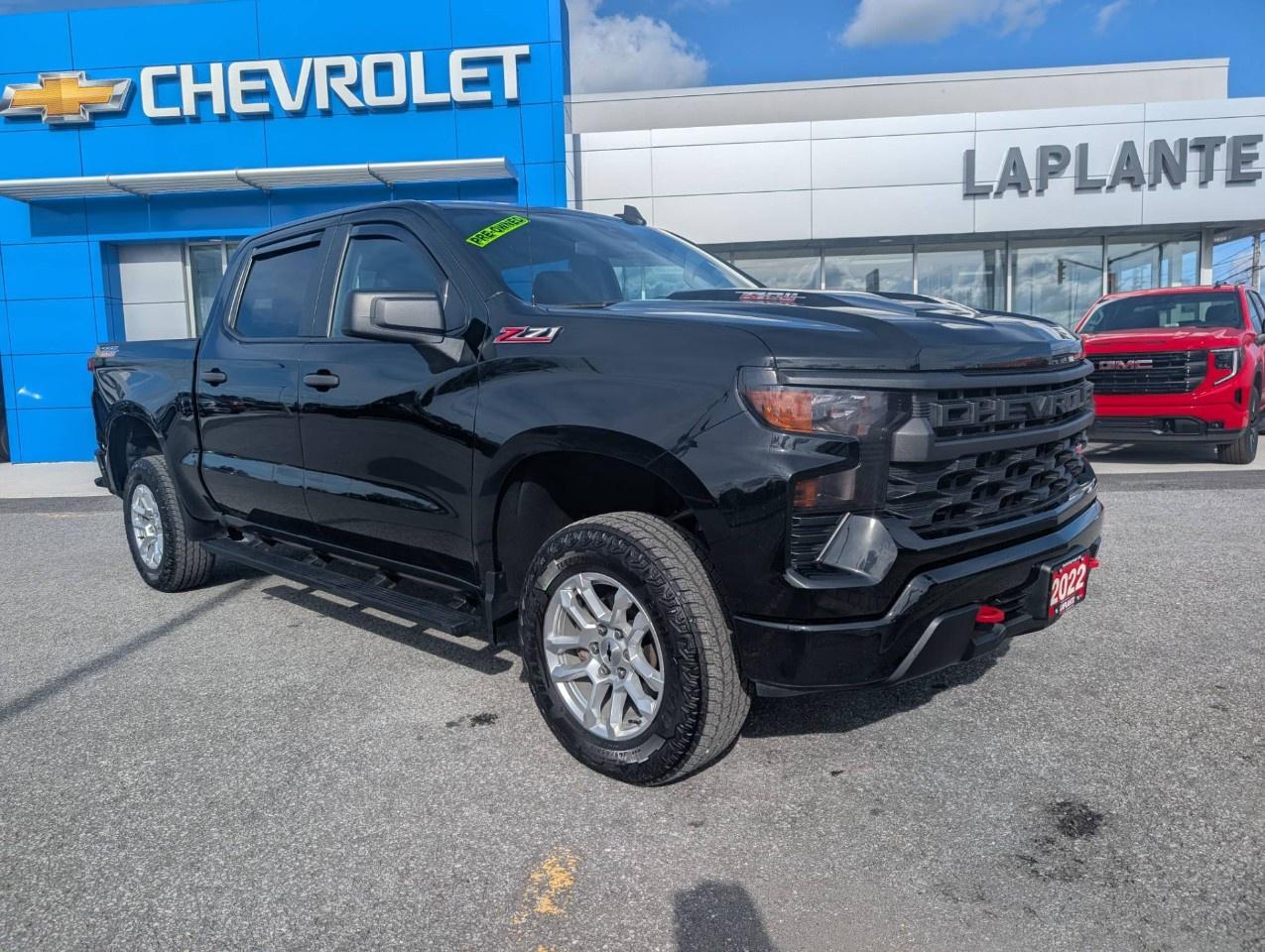 2022 Chevrolet Silverado 1500 Crew Cab Short Box 4-Wheel Drive Custom Trail Boss Photo