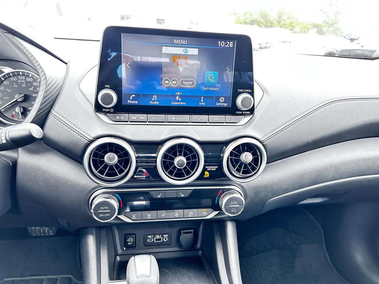 2024 Nissan Sentra SV Photo