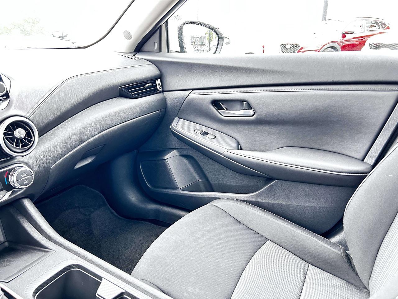 2024 Nissan Sentra SV Photo