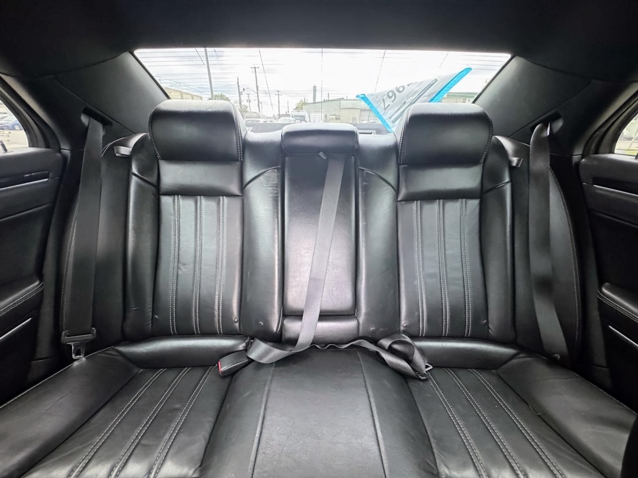 2018 Chrysler 300S  Photo