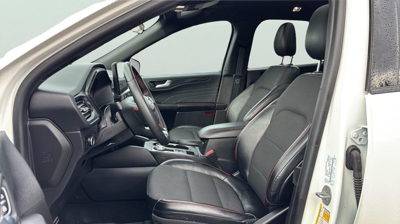 2023 Ford Escape ST-Line AWD Photo