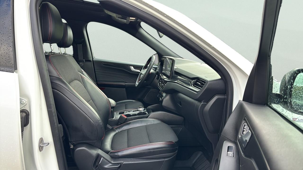 2023 Ford Escape ST-Line AWD Photo