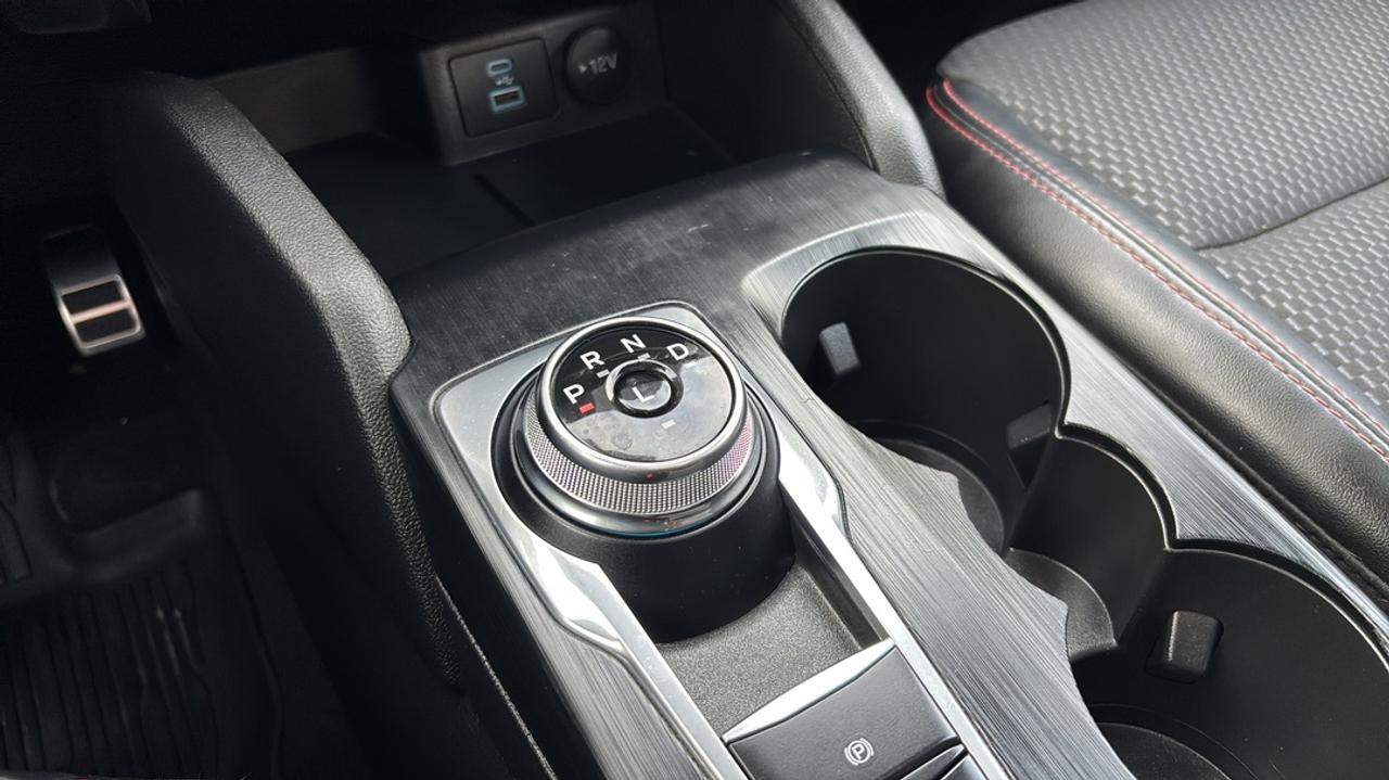2023 Ford Escape ST-Line AWD Photo