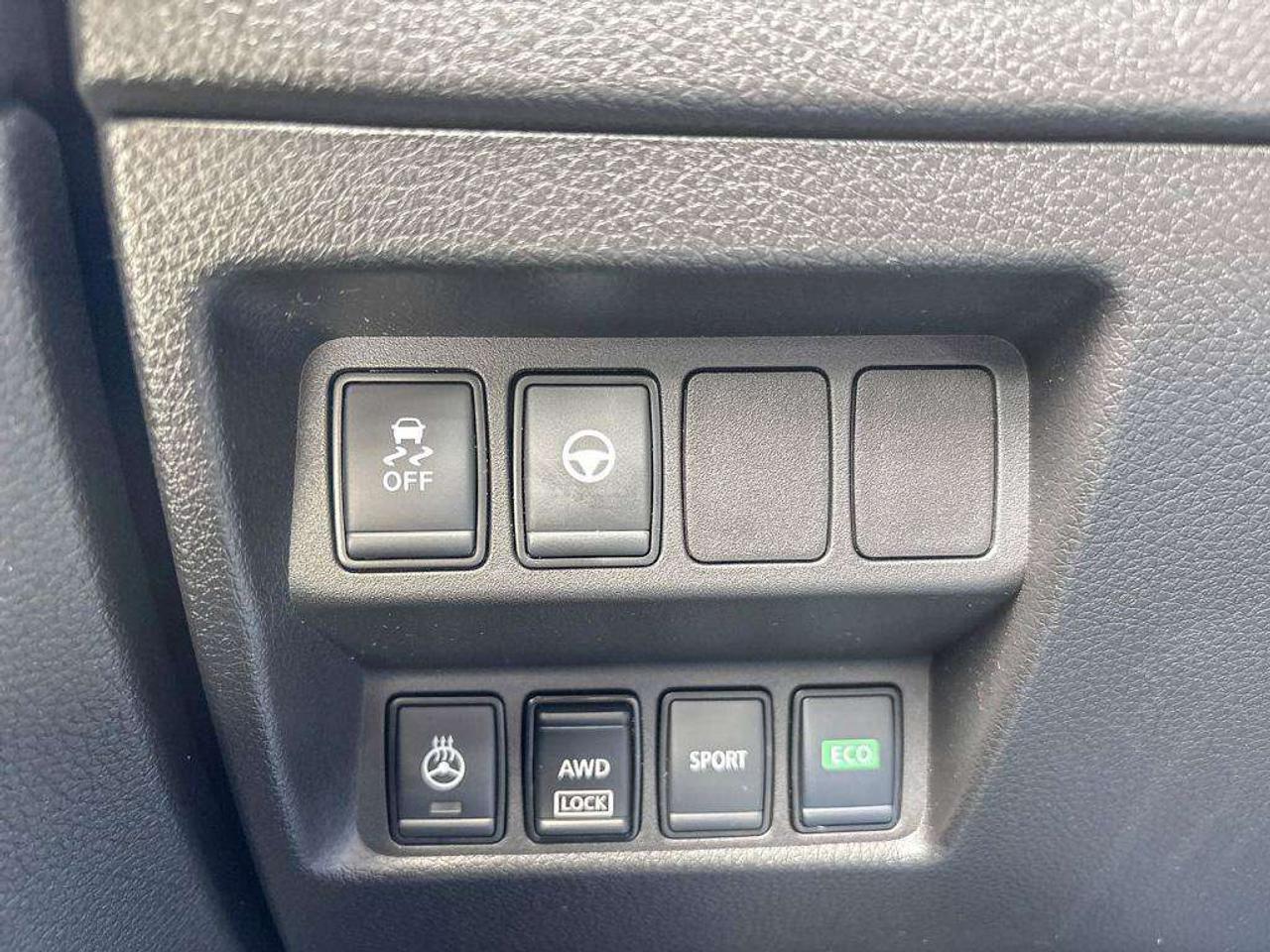 2023 Nissan Qashqai SV  AWD   Apple Car Play   Android Auto   Heated Seats Photo