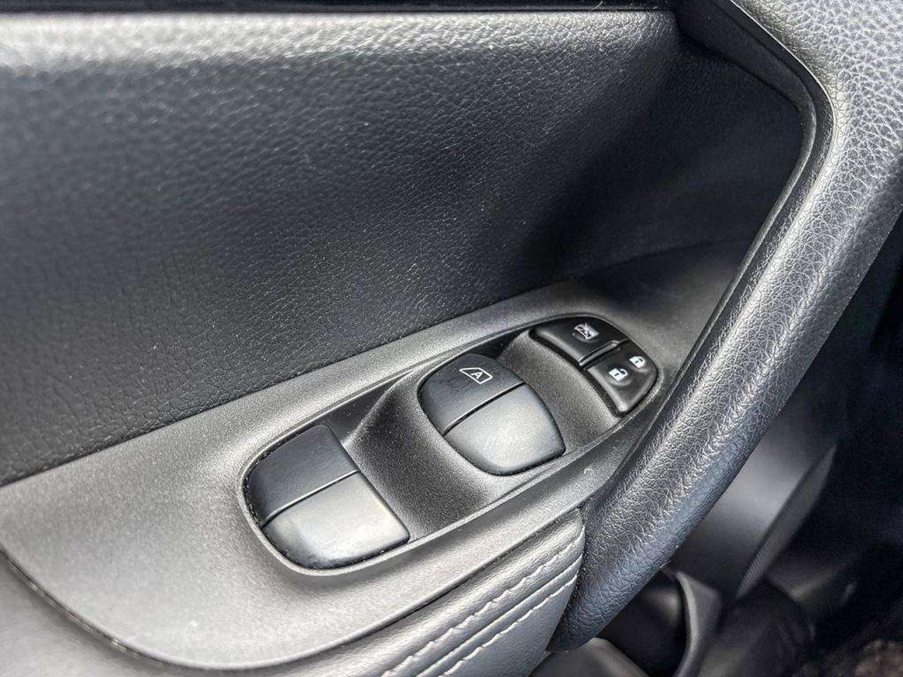 2023 Nissan Qashqai SV  AWD   Apple Car Play   Android Auto   Heated Seats Photo