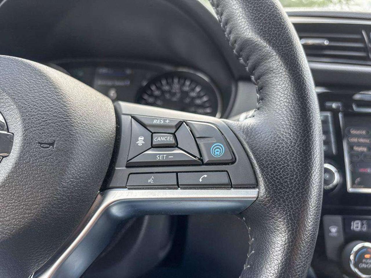 2023 Nissan Qashqai SV  AWD   Apple Car Play   Android Auto   Heated Seats Photo