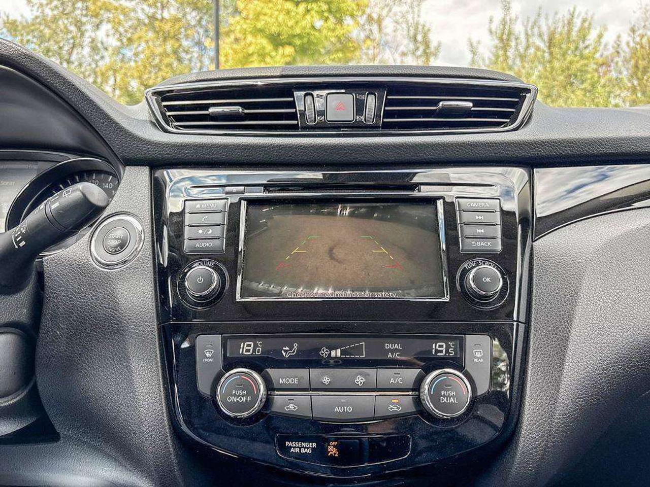 2023 Nissan Qashqai SV  AWD   Apple Car Play   Android Auto   Heated Seats Photo