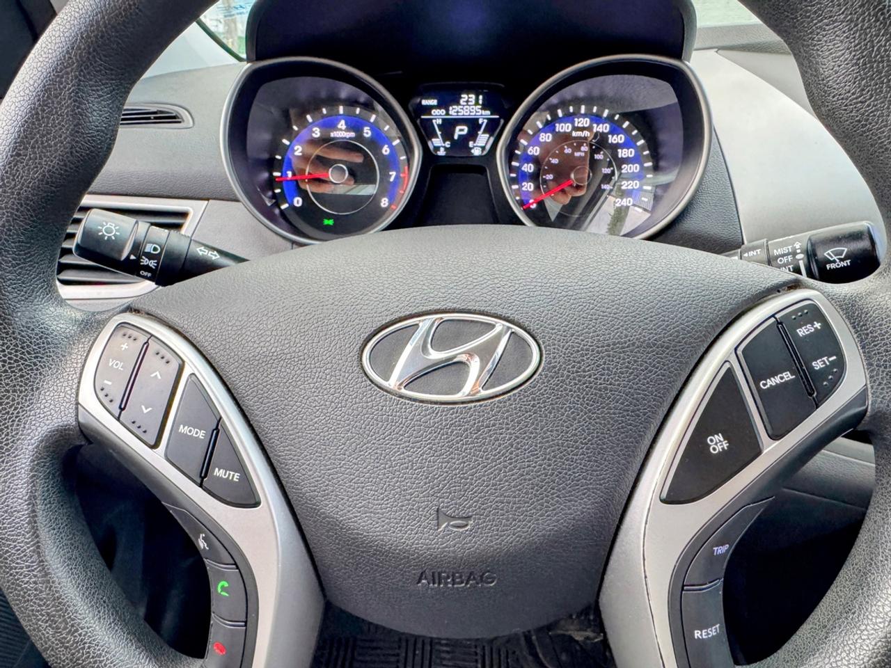2011 Hyundai Elantra GLS Photo