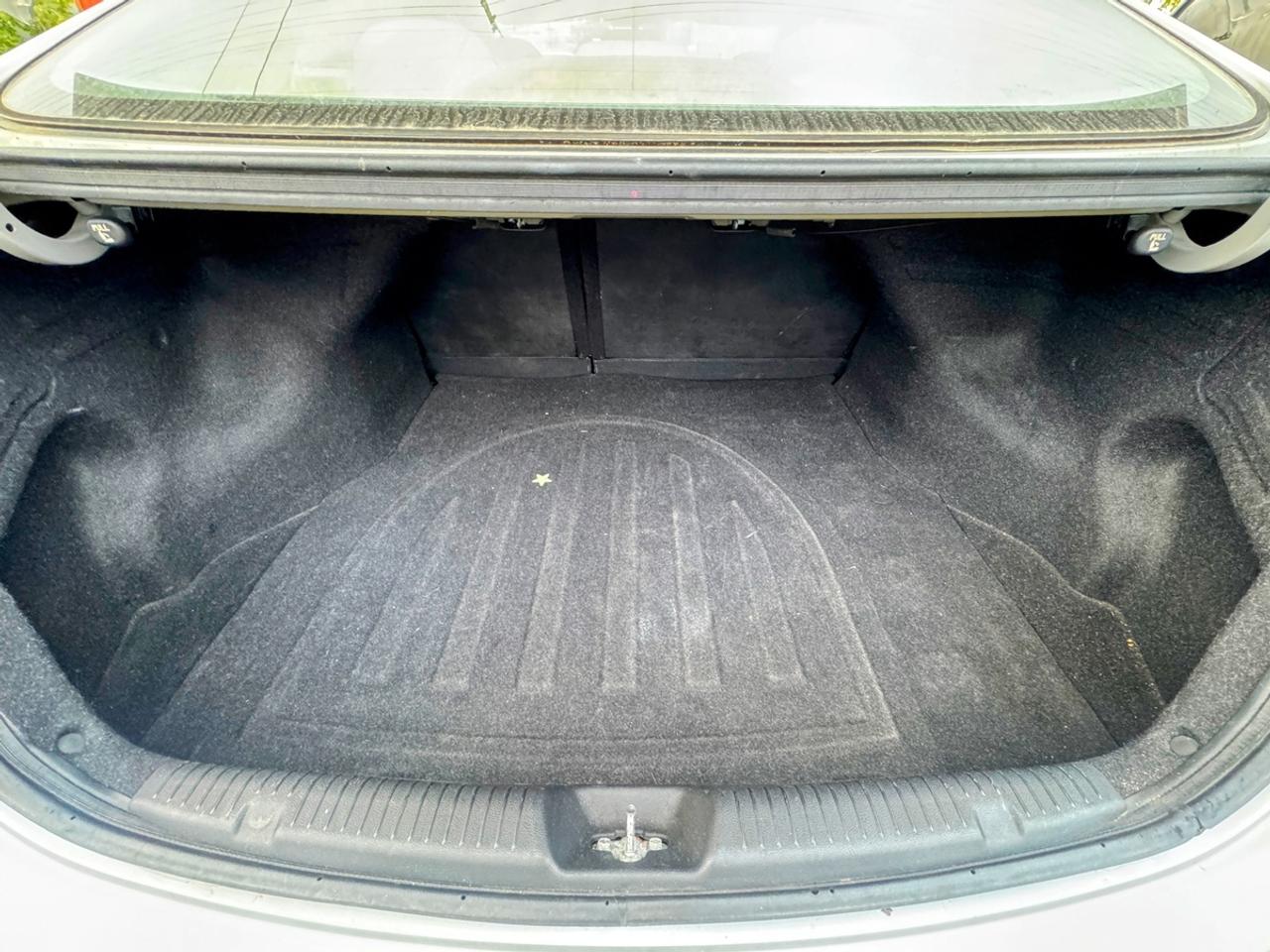 2011 Hyundai Elantra GLS Photo