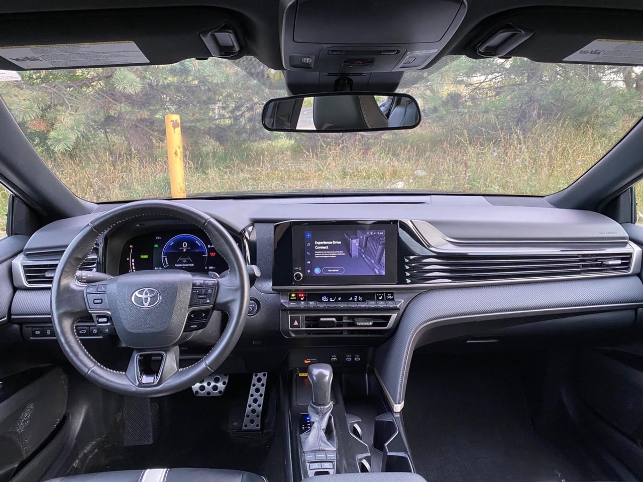 2025 Toyota Camry Hybrid SE | LEATHER | NO ACCIDENT Photo