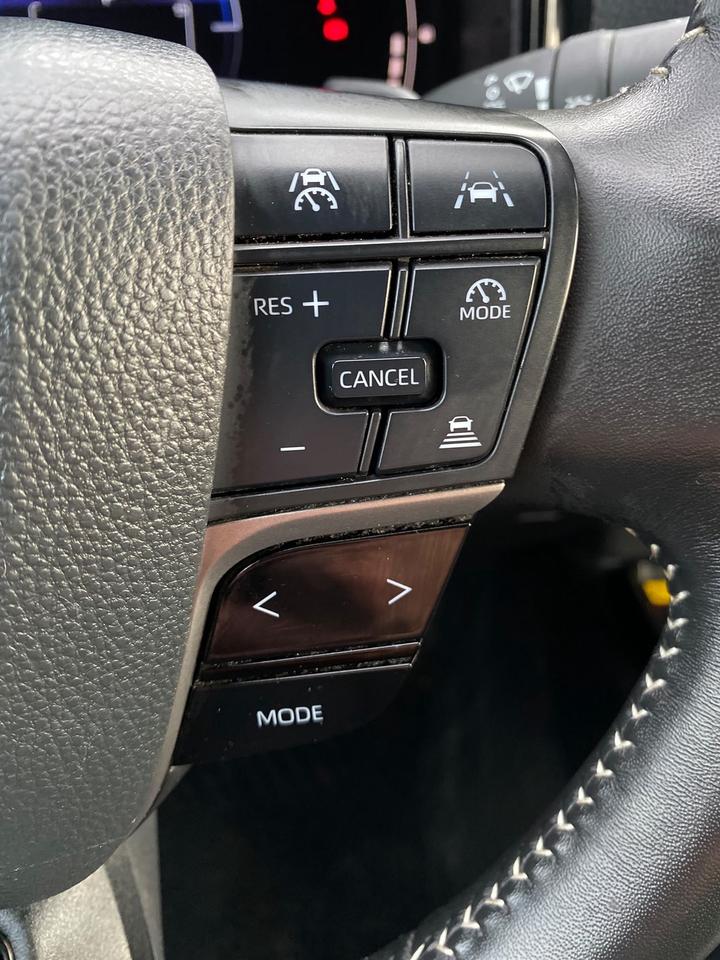 2025 Toyota Camry Hybrid SE | LEATHER | NO ACCIDENT Photo