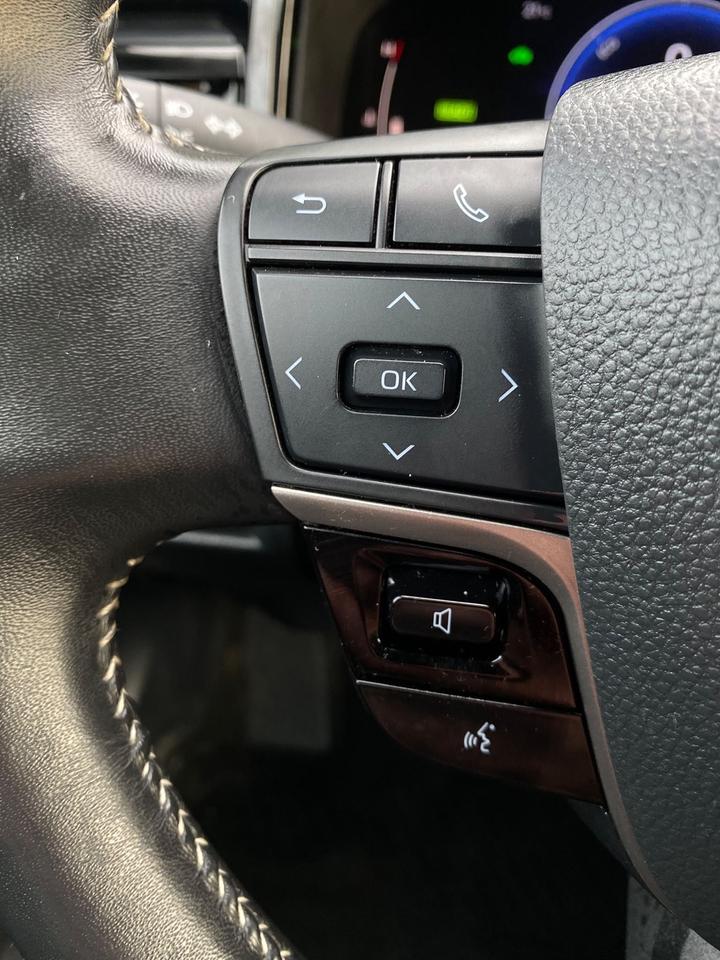 2025 Toyota Camry Hybrid SE | LEATHER | NO ACCIDENT Photo