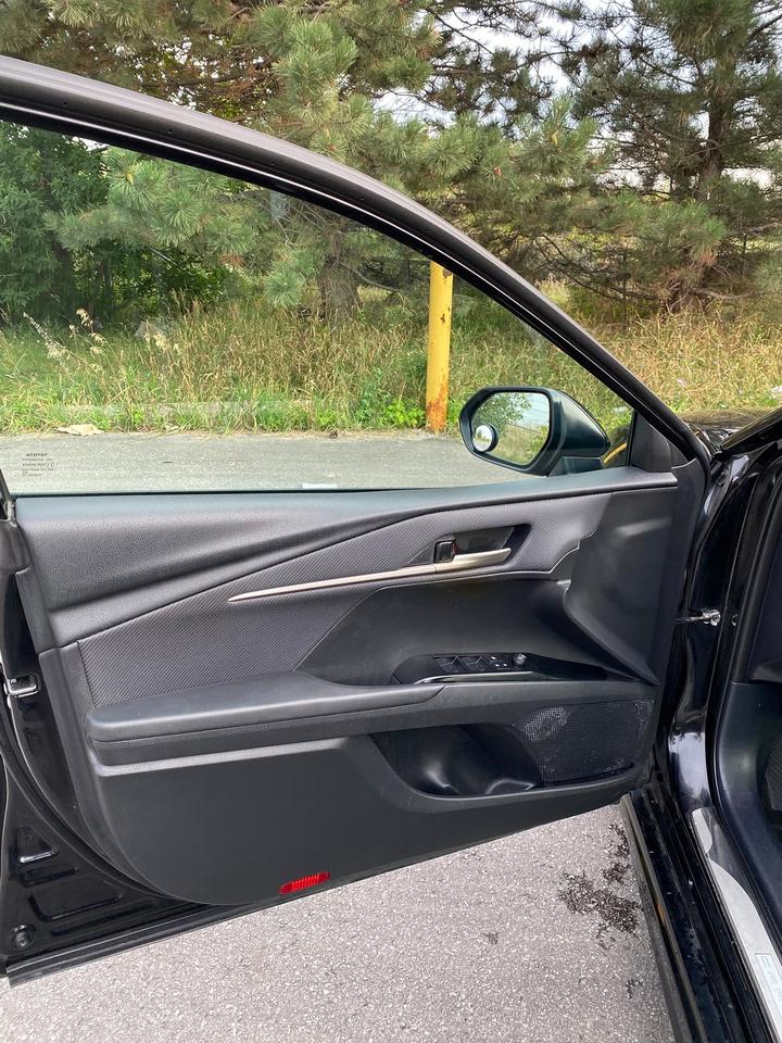 2025 Toyota Camry Hybrid SE | LEATHER | NO ACCIDENT Photo