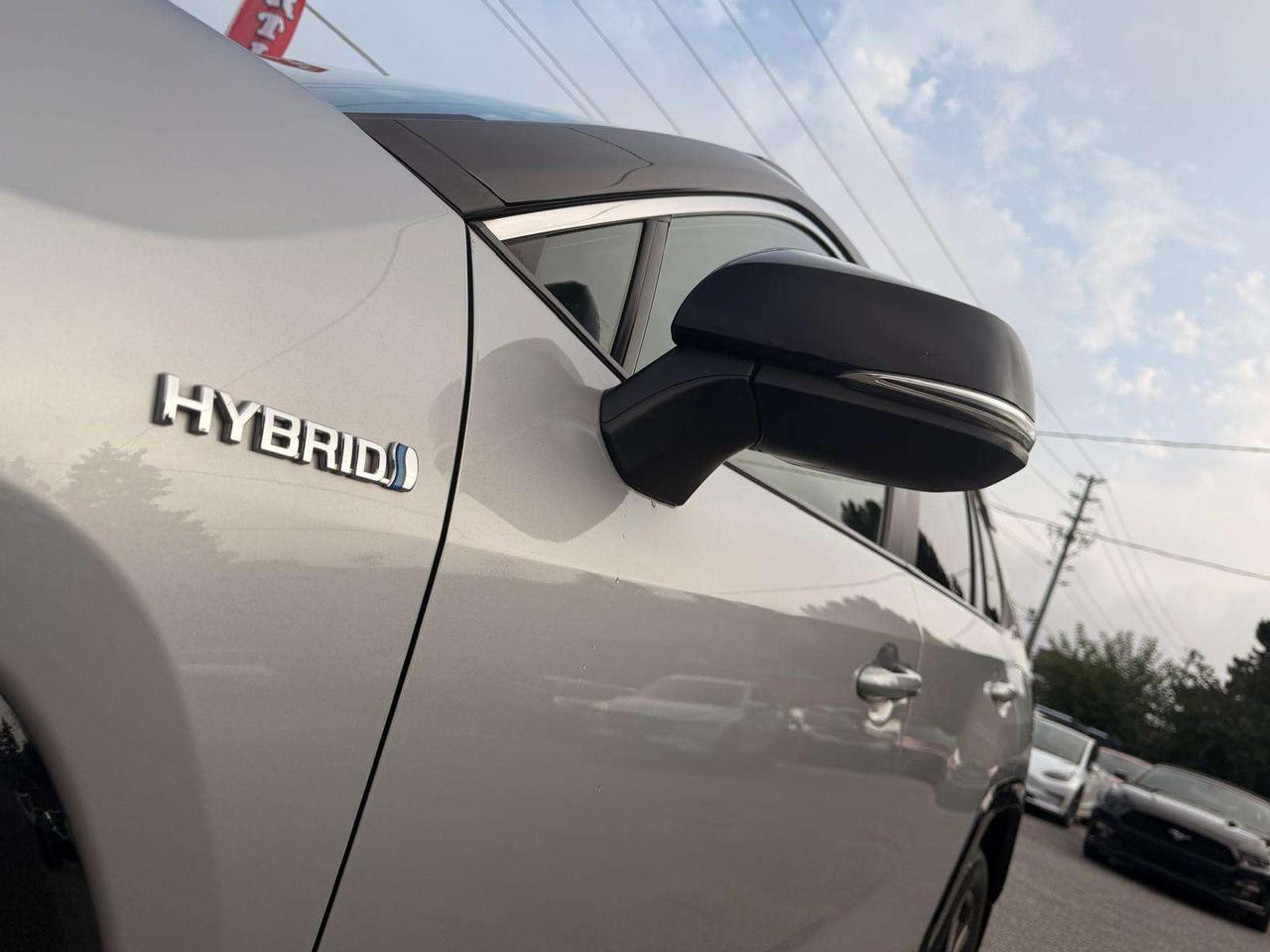 2021 Toyota RAV4 HYBRID XSE AWD Photo