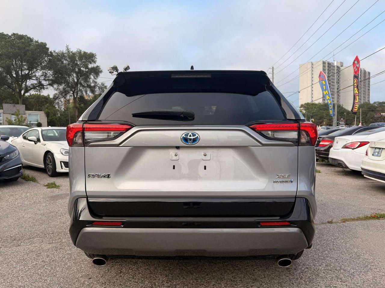 2021 Toyota RAV4 HYBRID XSE AWD Photo