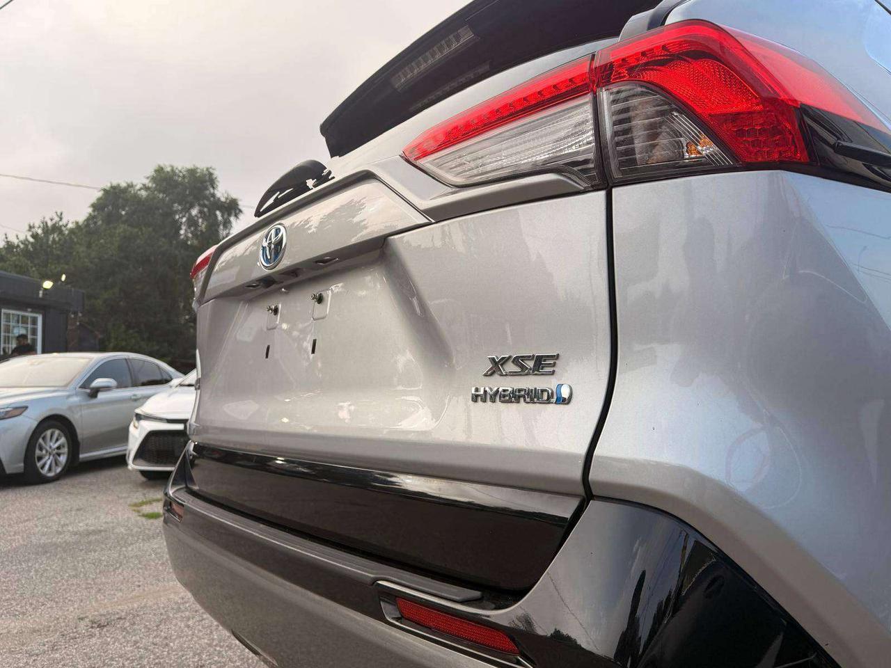 2021 Toyota RAV4 HYBRID XSE AWD Photo