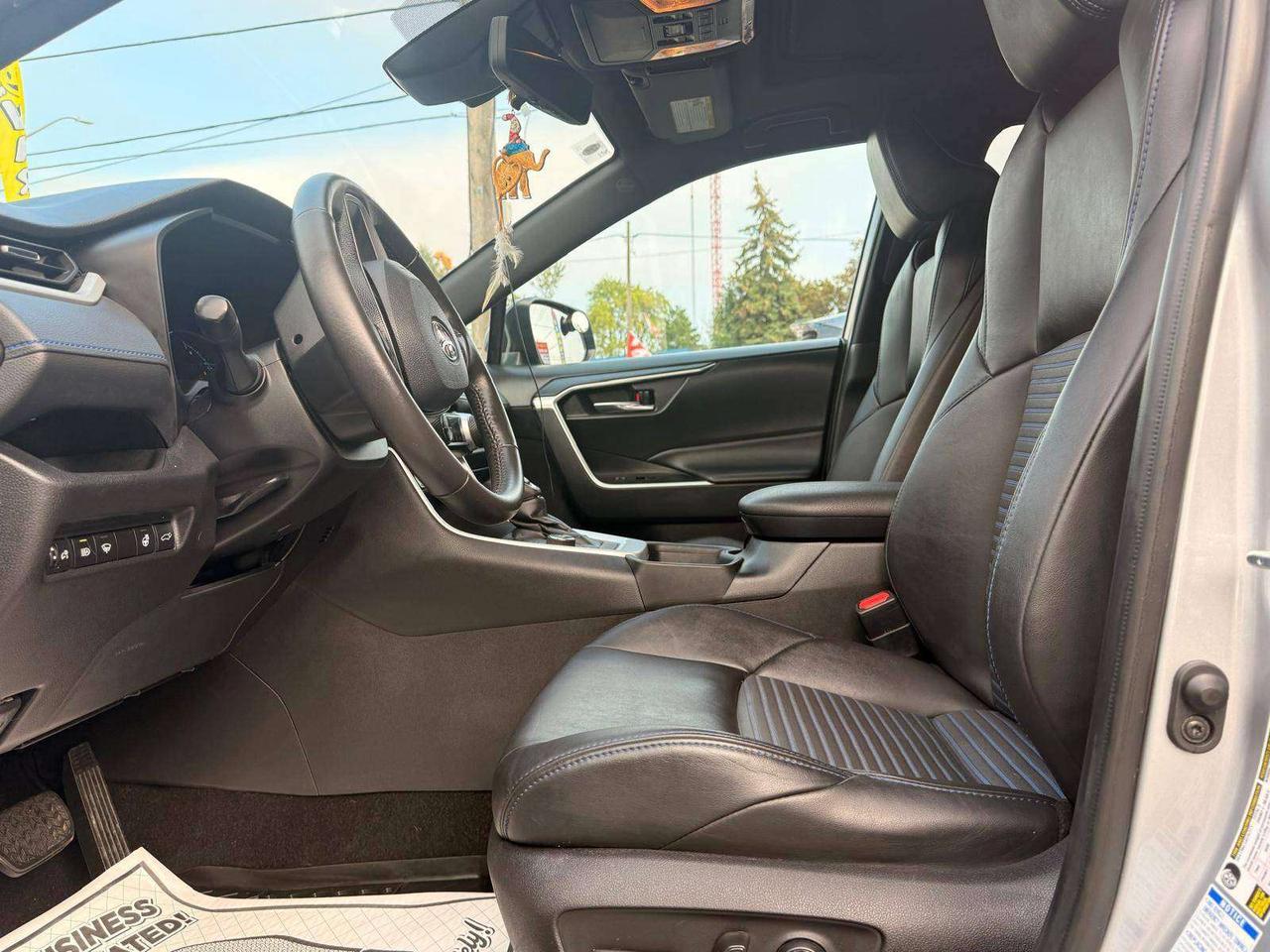 2021 Toyota RAV4 HYBRID XSE AWD Photo