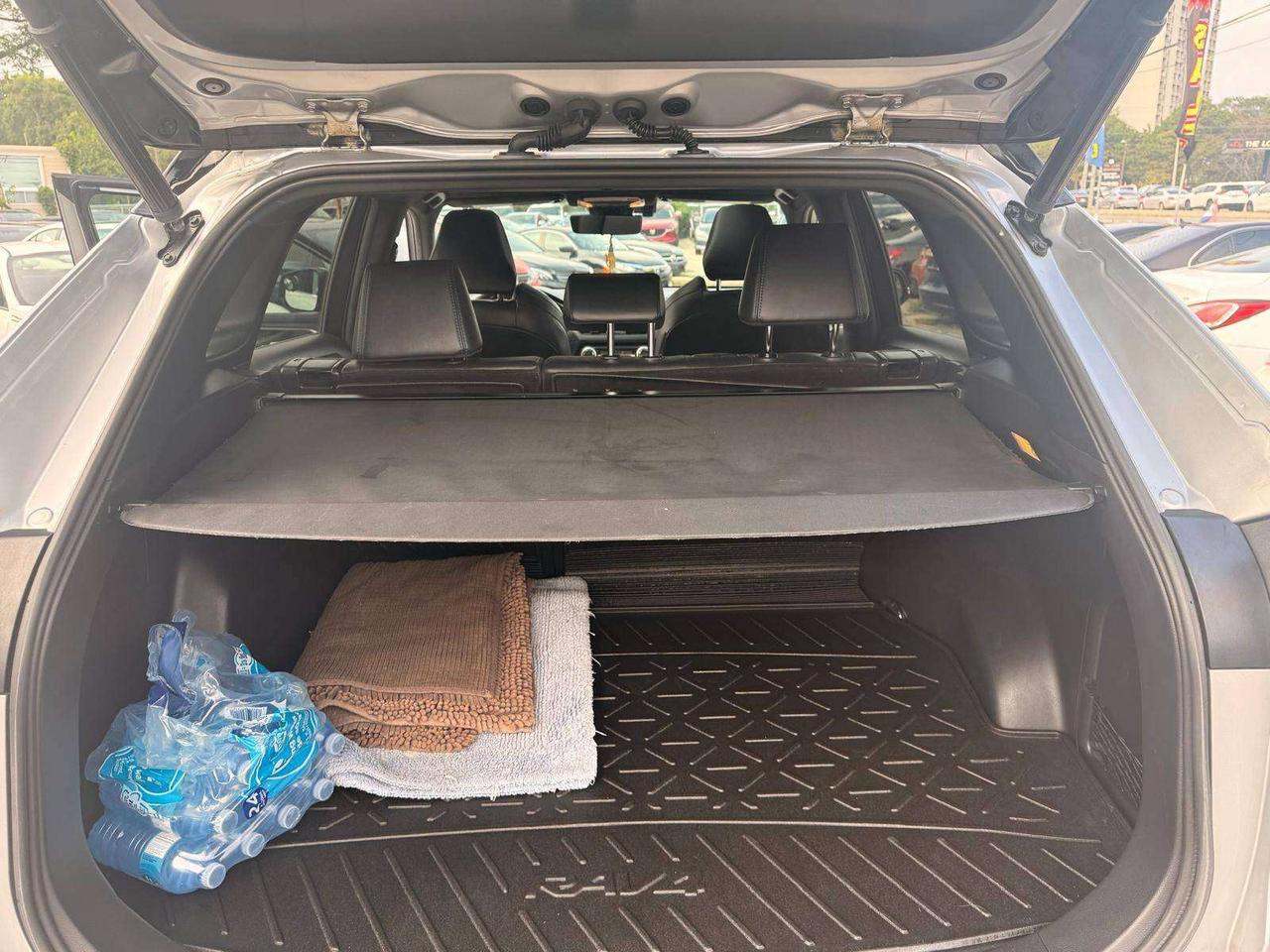2021 Toyota RAV4 HYBRID XSE AWD Photo