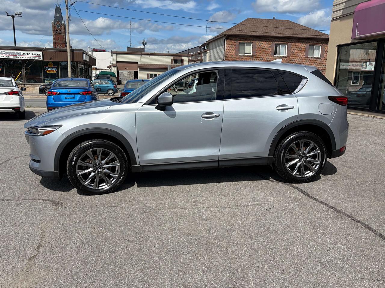 2021 Mazda CX-5 Signature ** CALL BELLEVILLE @ 613-961-8848 ** Photo1