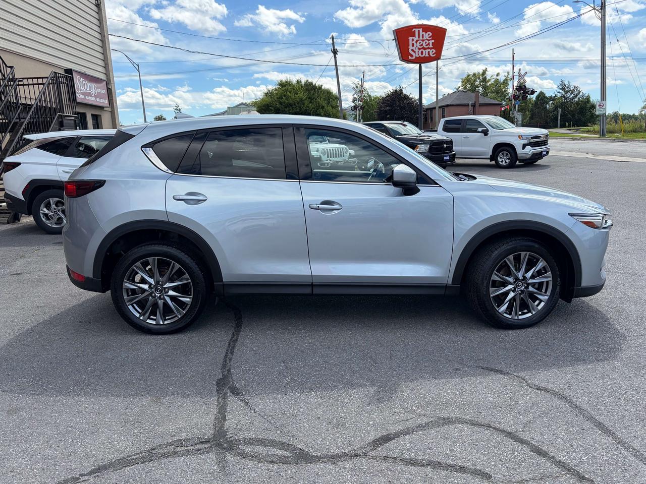 2021 Mazda CX-5 Signature ** CALL BELLEVILLE @ 613-961-8848 ** Photo