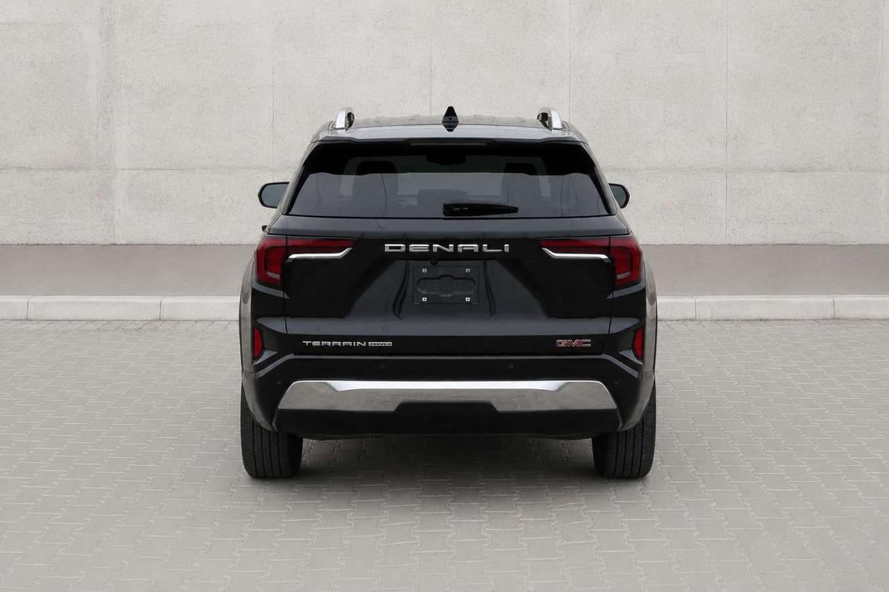 2026 GMC Terrain Denali AWD  Gps ParkingSensors AppleCarPlay Moonro Photo