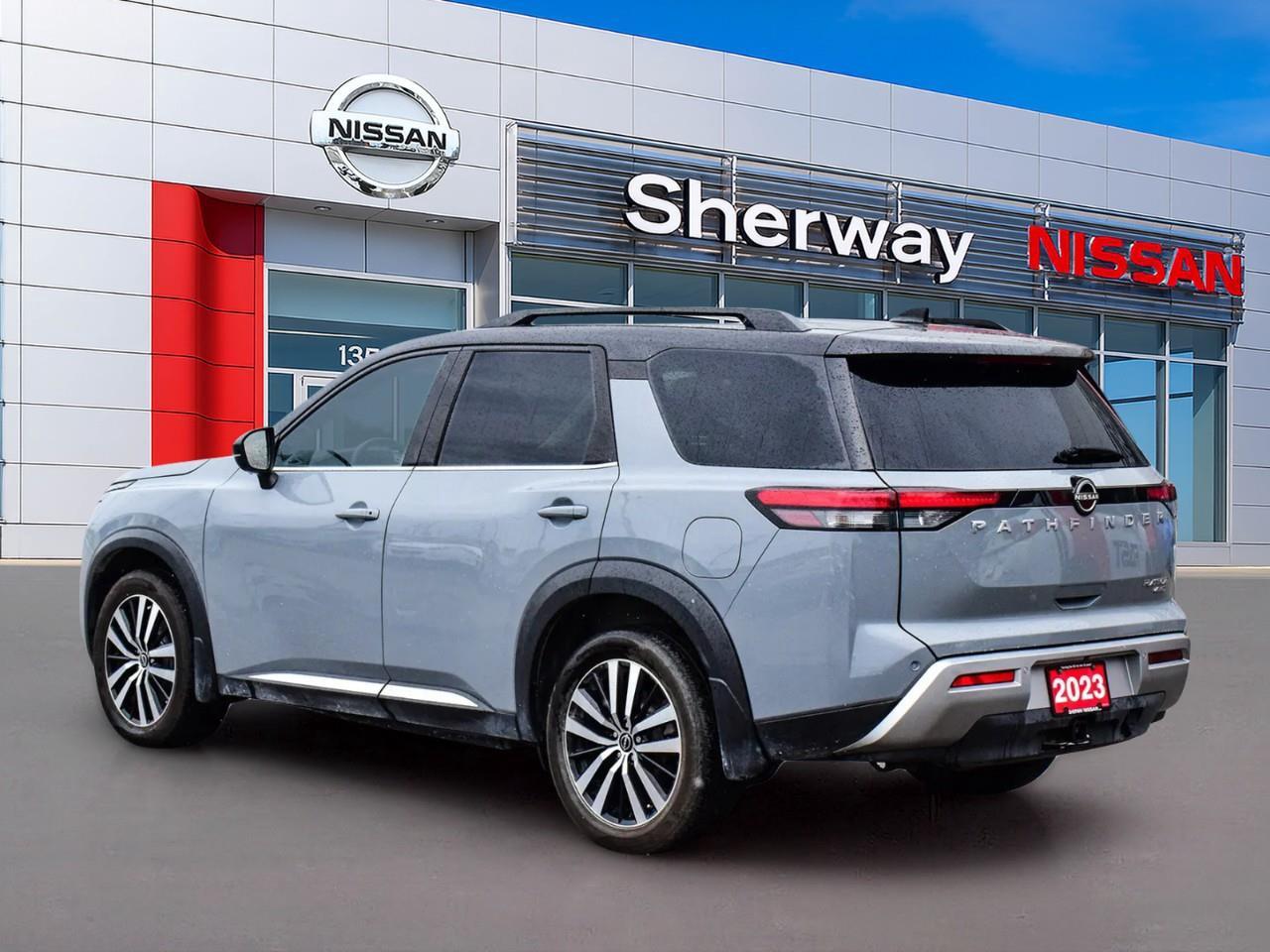 2023 Nissan Pathfinder Platinum 4dr 4x4 Photo3