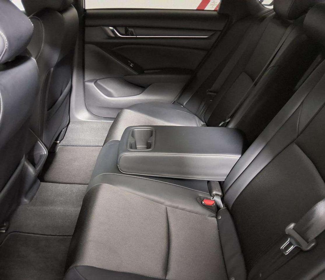 2018 Honda Accord Sport Photo