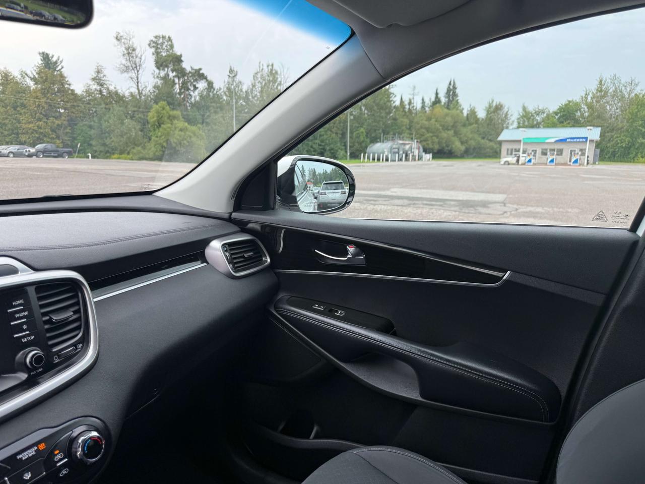 2019 Kia Sorento LX - htd seats - cruise control Photo