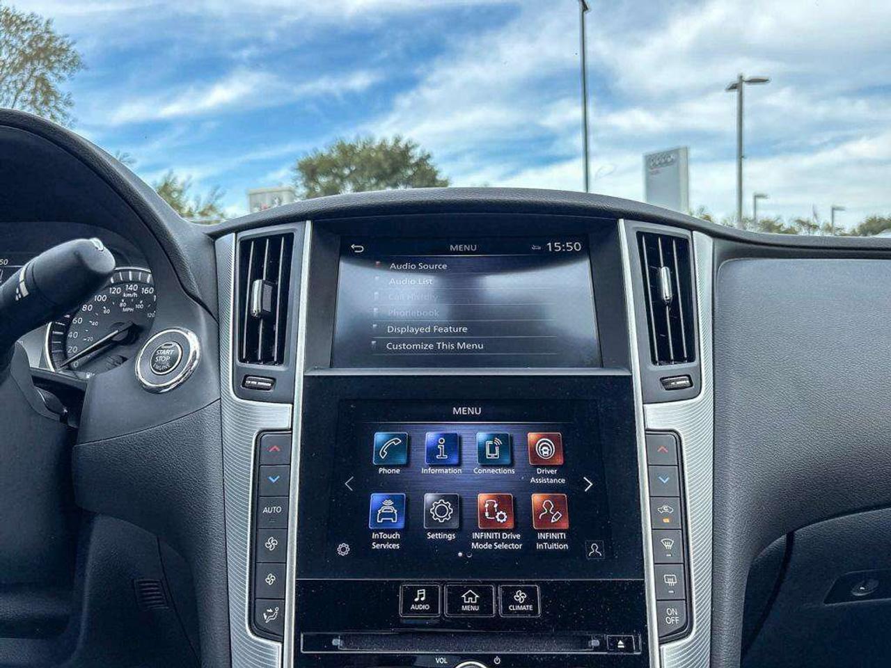 2024 Infiniti Q50 LUXE Photo