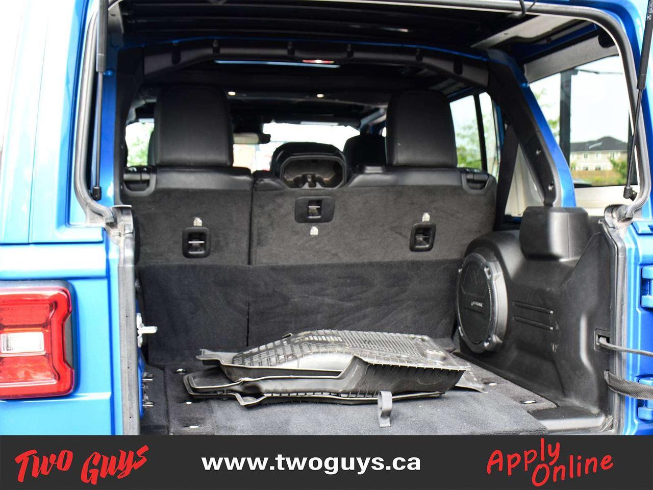 2024 Jeep Wrangler Sahara 4x4 Sky One-Touch Power Top Leather Photo