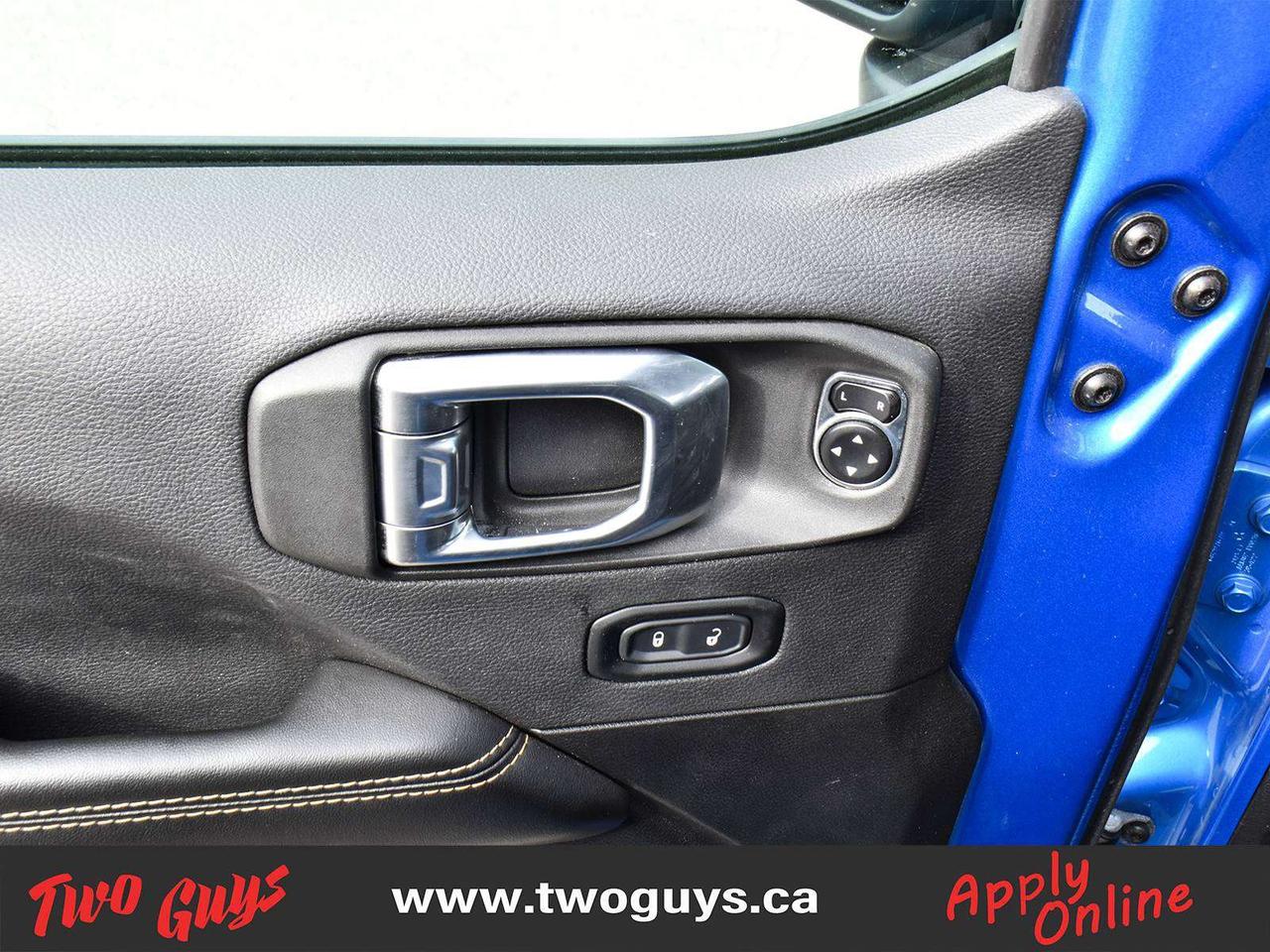 2024 Jeep Wrangler Sahara 4x4 Sky One-Touch Power Top Leather Photo