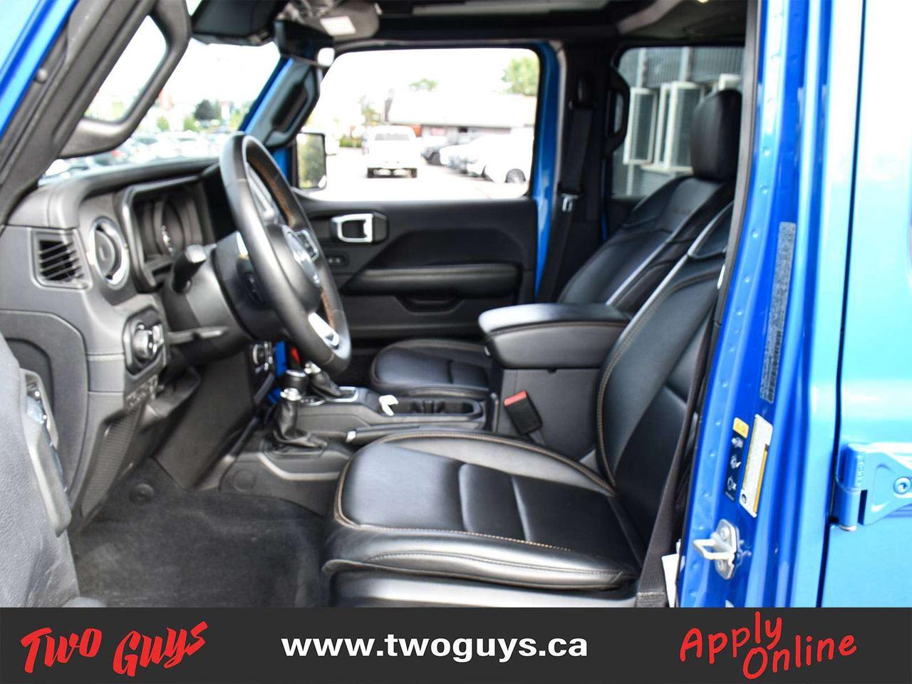 2024 Jeep Wrangler Sahara 4x4 Sky One-Touch Power Top Leather Photo