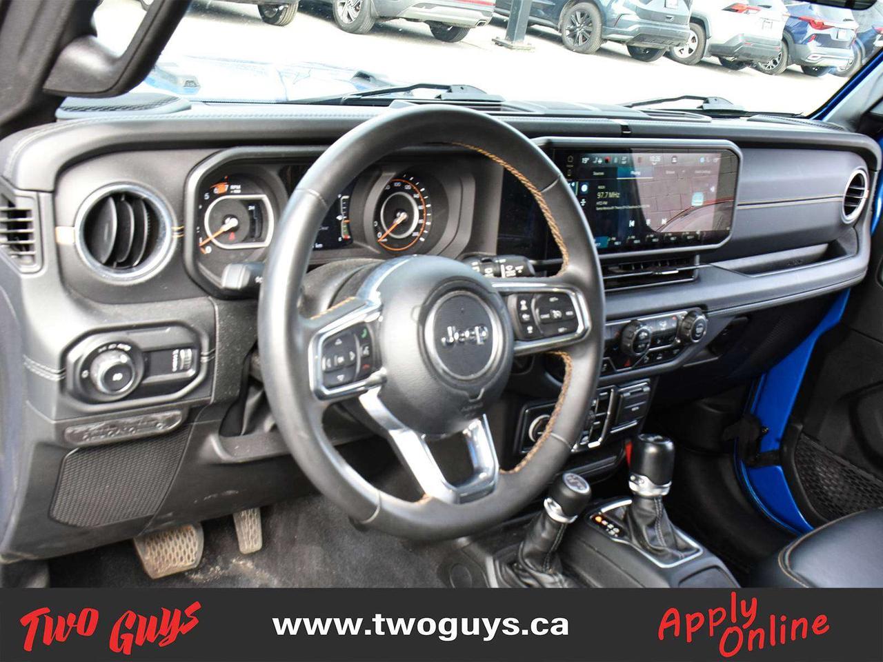 2024 Jeep Wrangler Sahara 4x4 Sky One-Touch Power Top Leather Photo