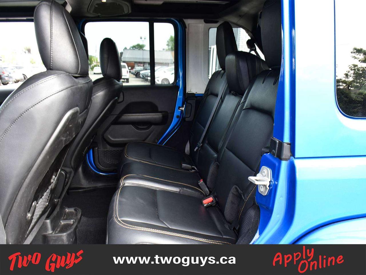 2024 Jeep Wrangler Sahara 4x4 Sky One-Touch Power Top Leather Photo