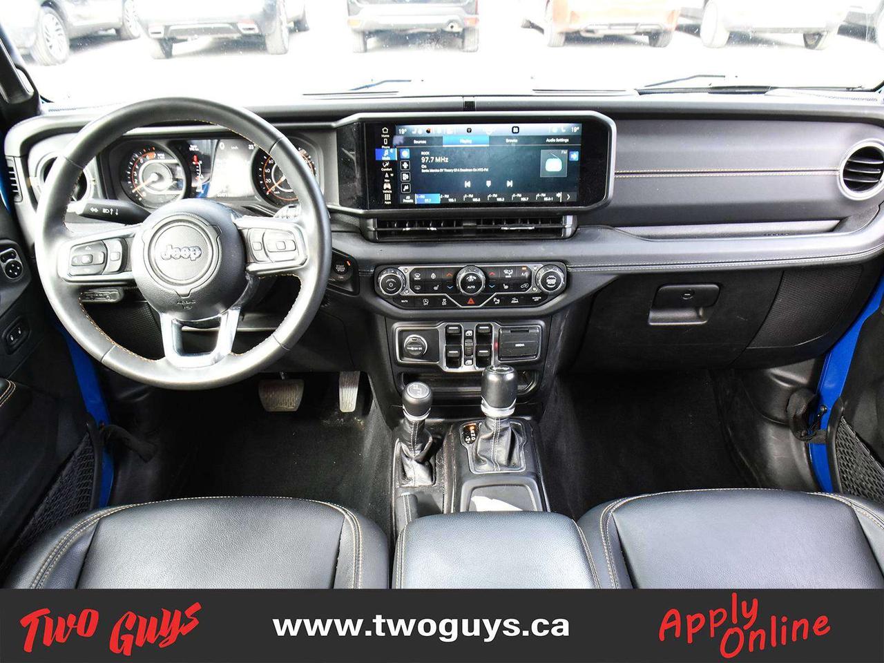 2024 Jeep Wrangler Sahara 4x4 Sky One-Touch Power Top Leather Photo