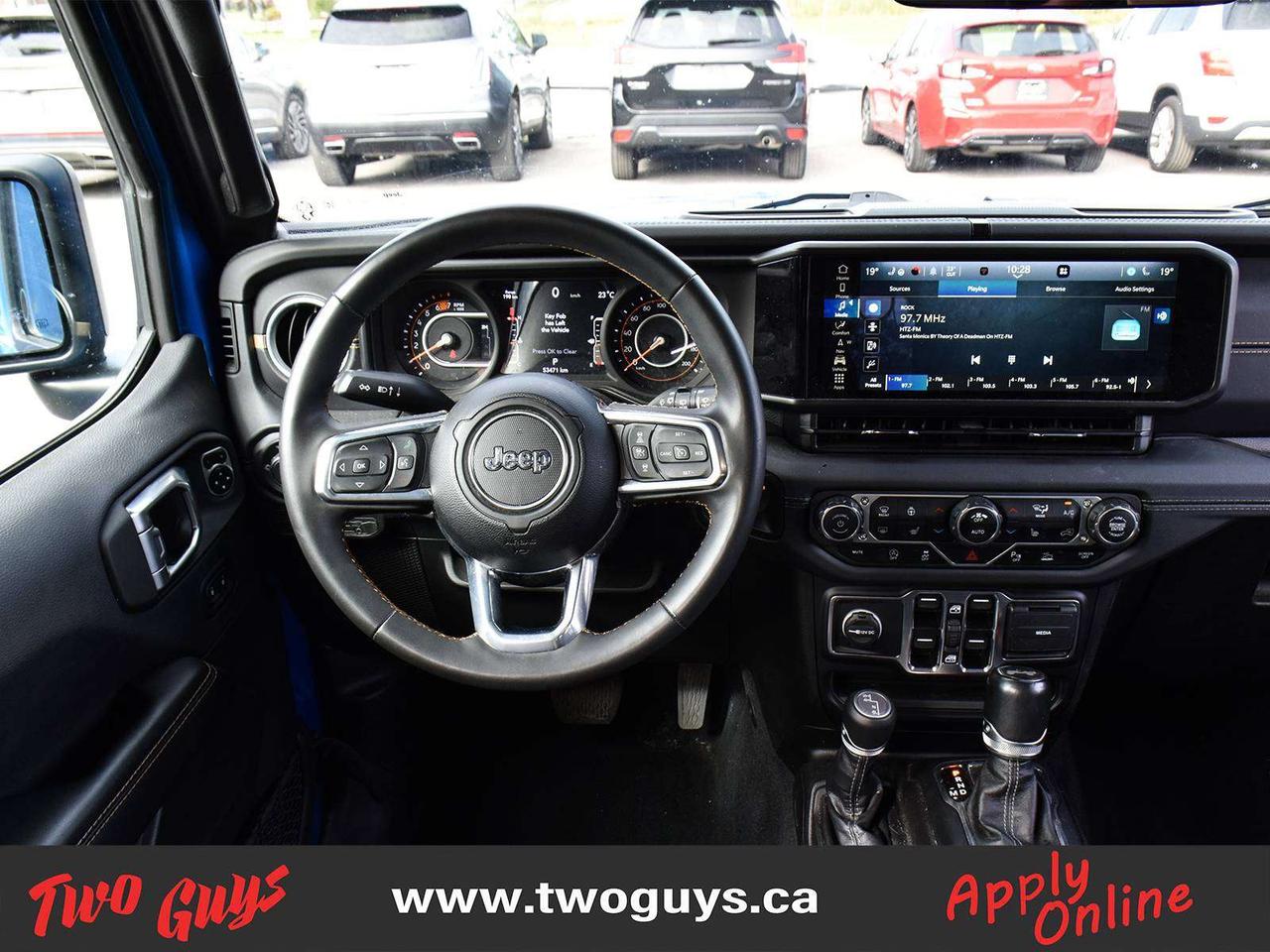2024 Jeep Wrangler Sahara 4x4 Sky One-Touch Power Top Leather Photo