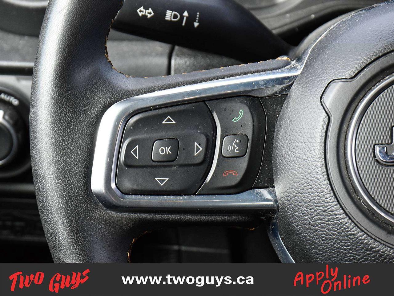 2024 Jeep Wrangler Sahara 4x4 Sky One-Touch Power Top Leather Photo