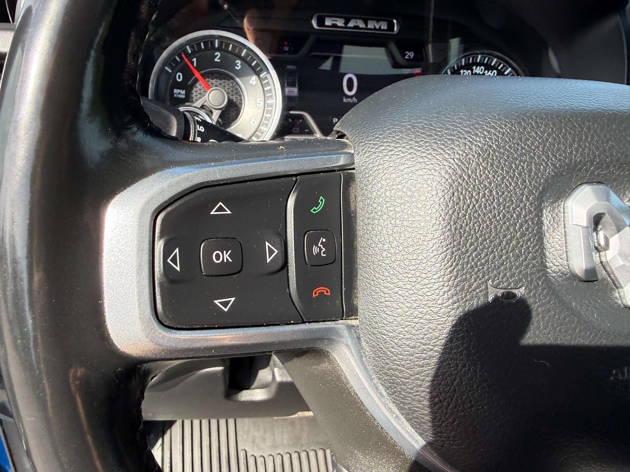 2022 RAM 1500 Laramie - pano sunroof - htd/vntd leather Photo