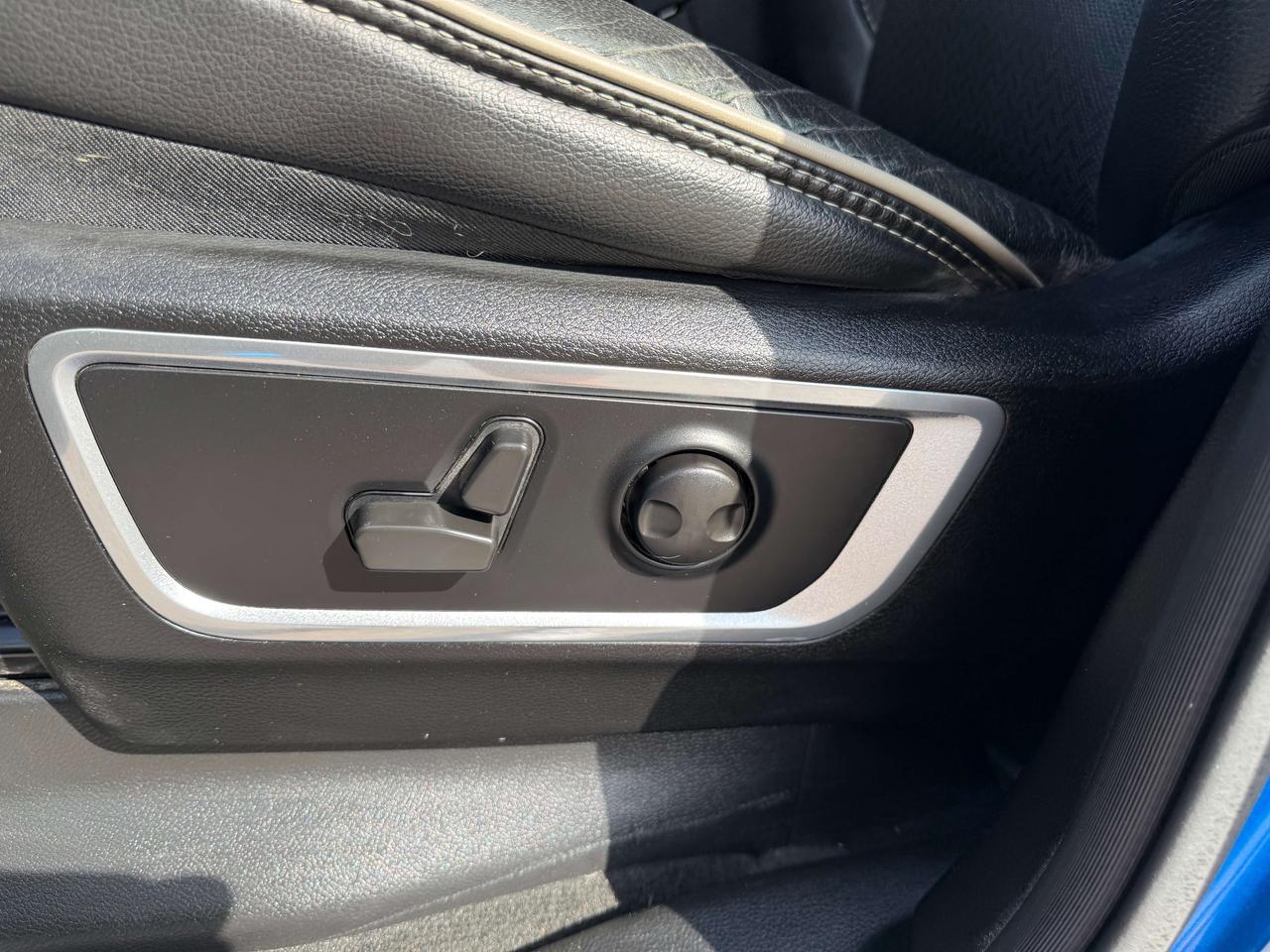 2022 RAM 1500 Laramie - pano sunroof - htd/vntd leather Photo
