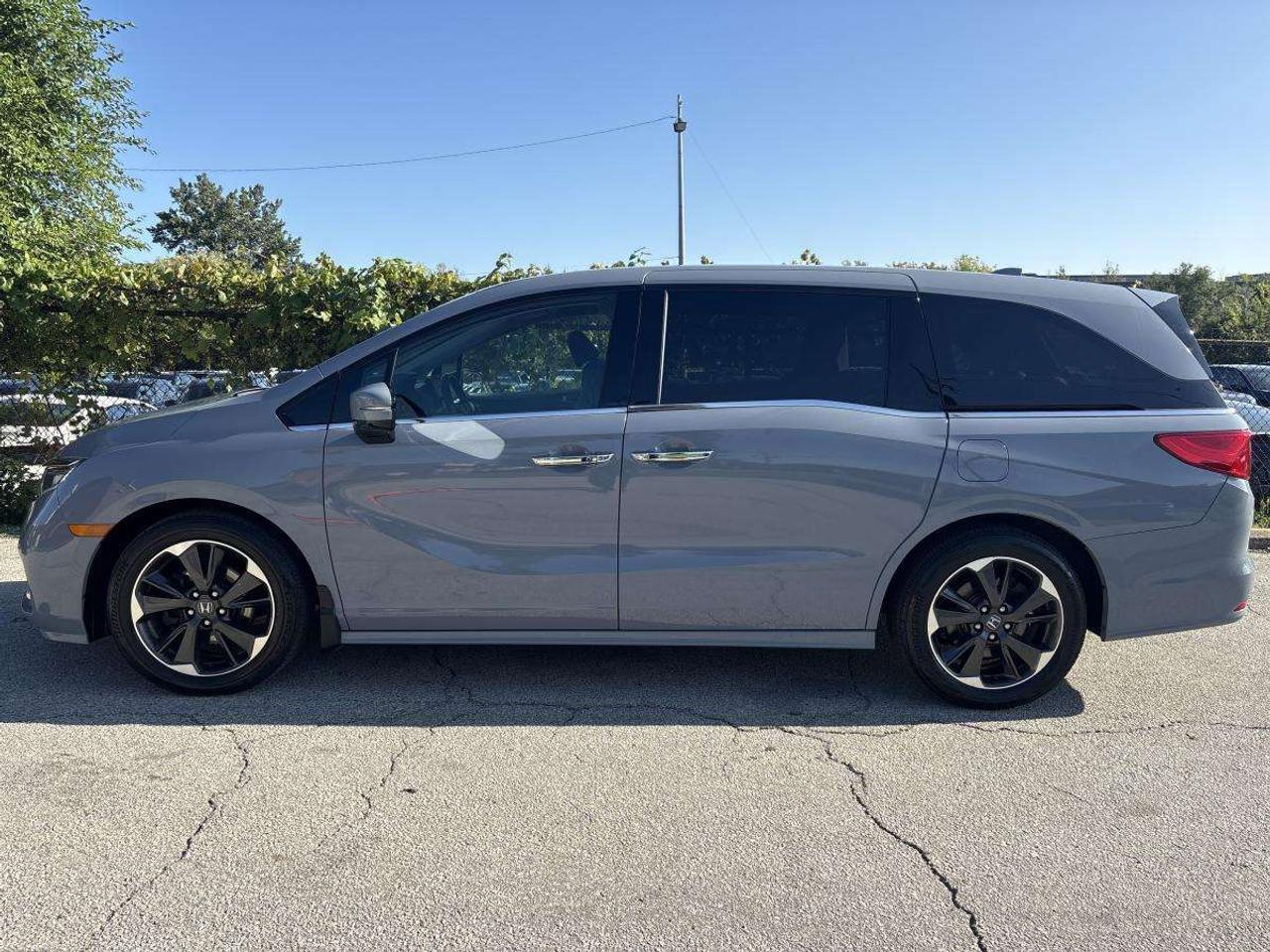 2023 Honda Odyssey Touring FULLY LOADED Photo