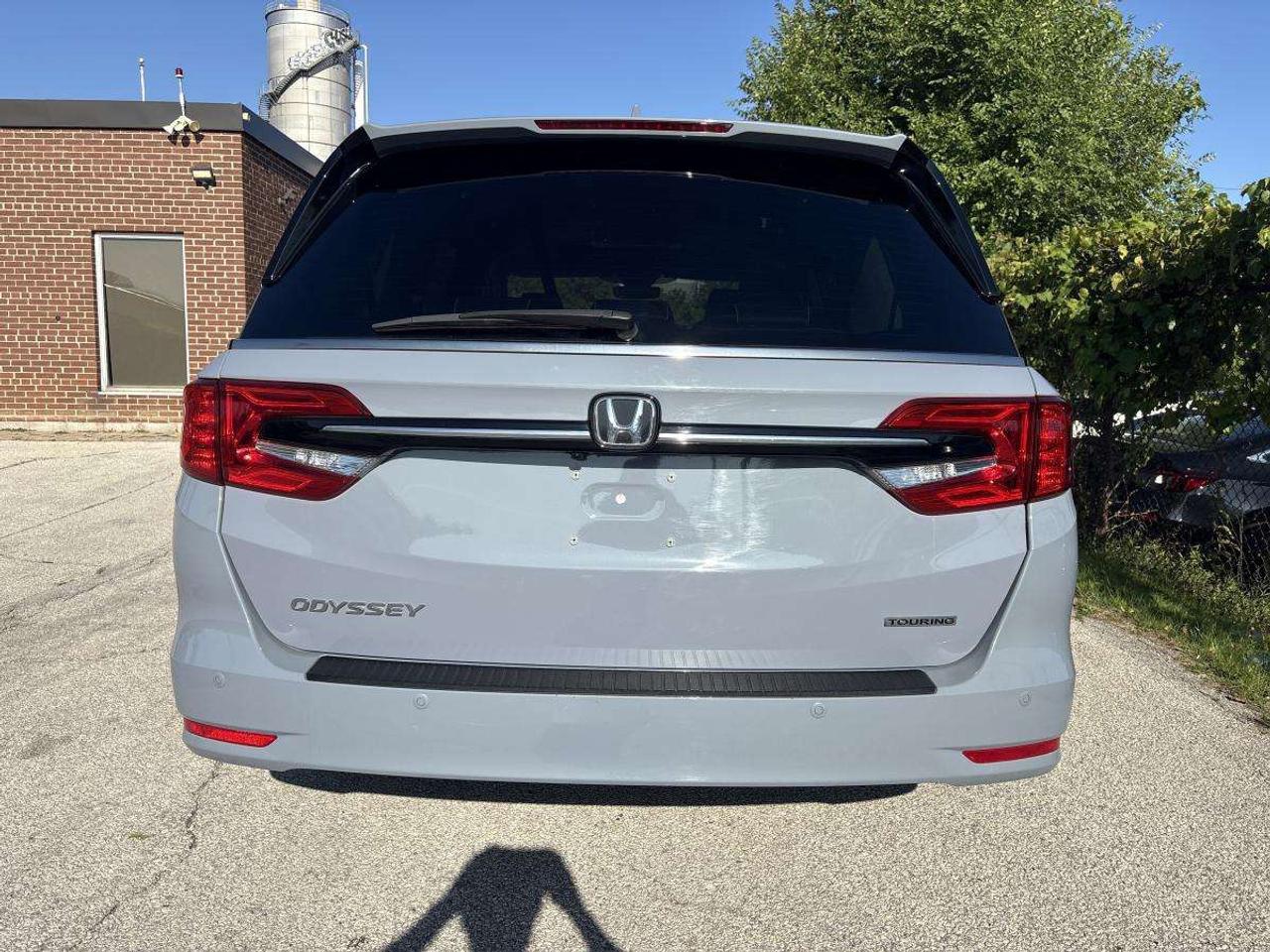 2023 Honda Odyssey Touring FULLY LOADED Photo
