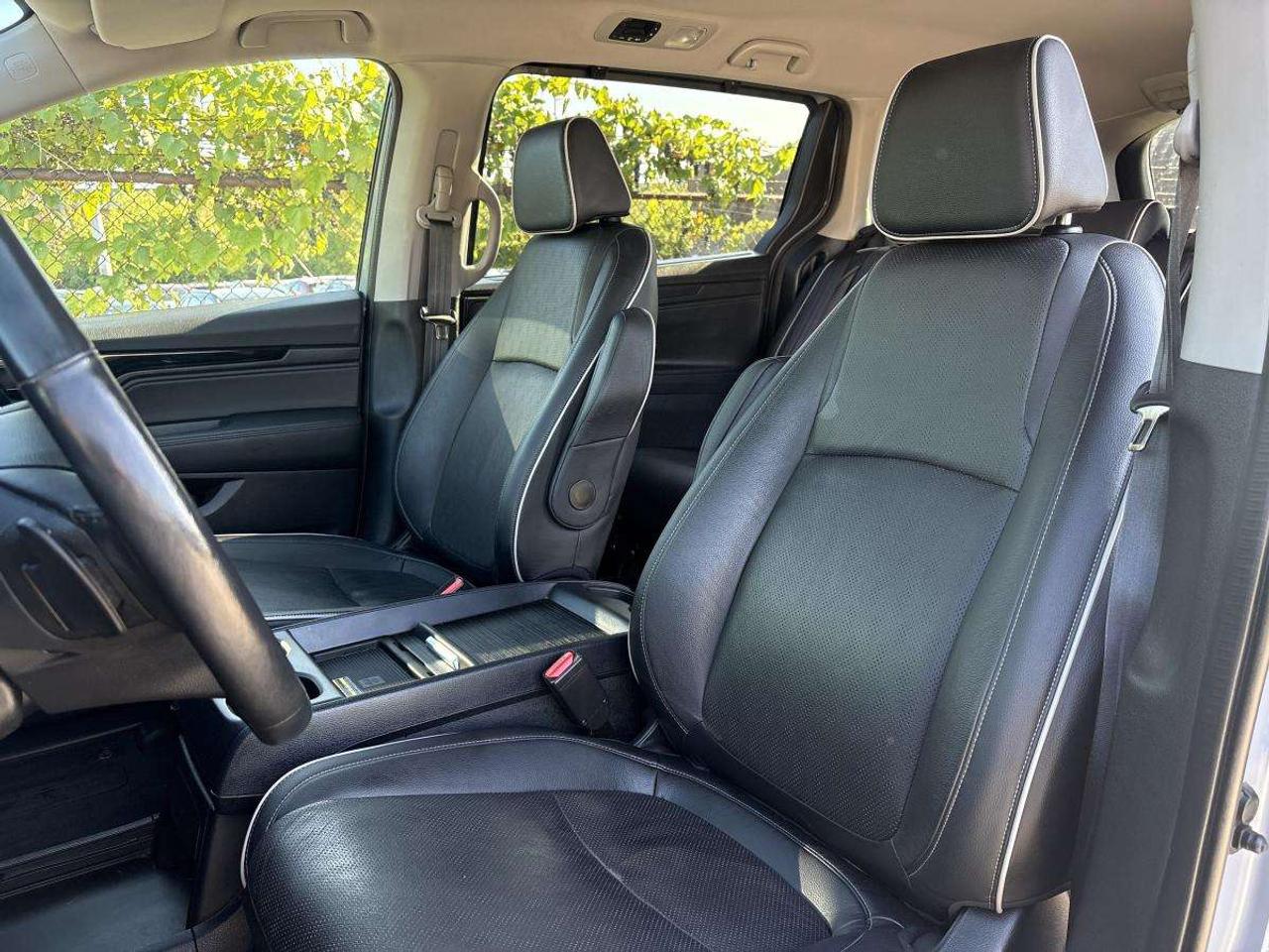 2023 Honda Odyssey Touring FULLY LOADED Photo