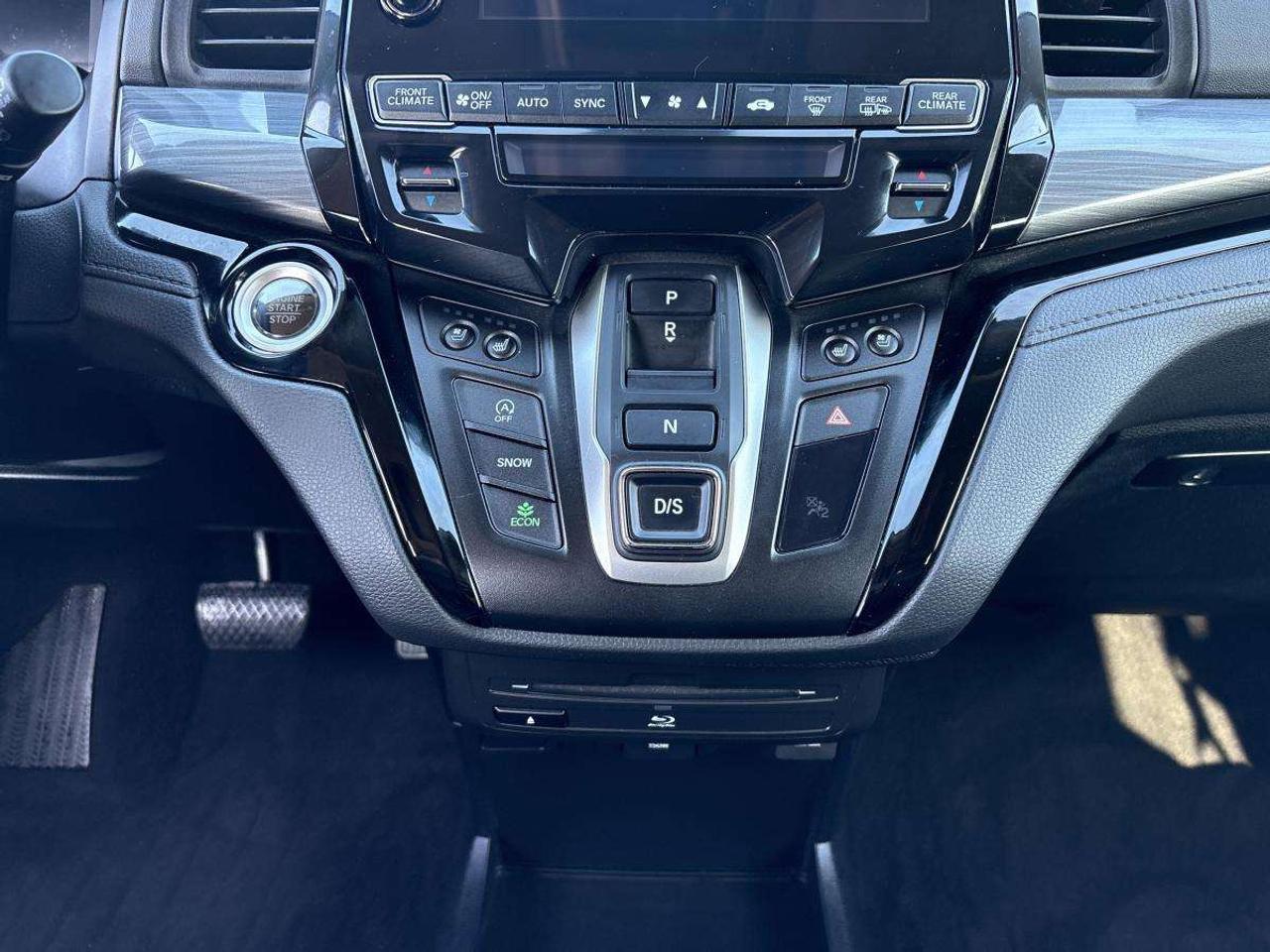2023 Honda Odyssey Touring FULLY LOADED Photo